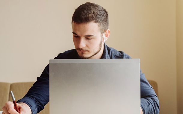 Teología con idiomas